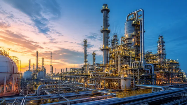 Gas and refineries